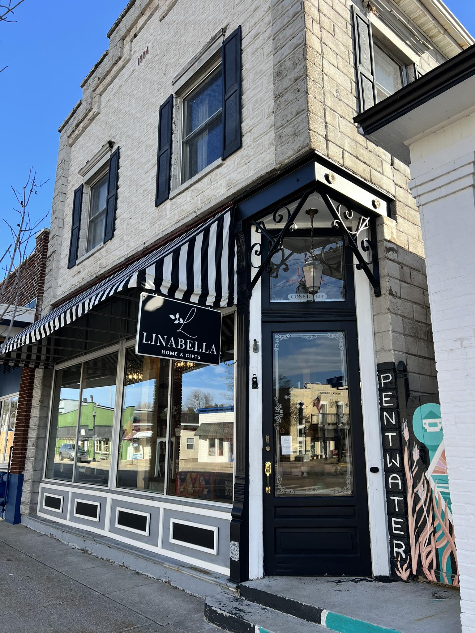 Linabella | Pentwater MI
