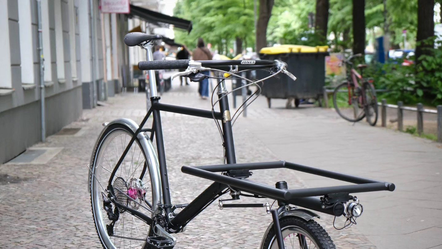 arts-4　e⑥ This custom pirate black @omnium Mini Max for Julian is another