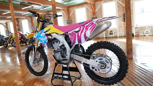 Rapha CamelBak ピンク　黄色　白 2017 Suzuki RMZ450 for sale at Kaplan Cycles