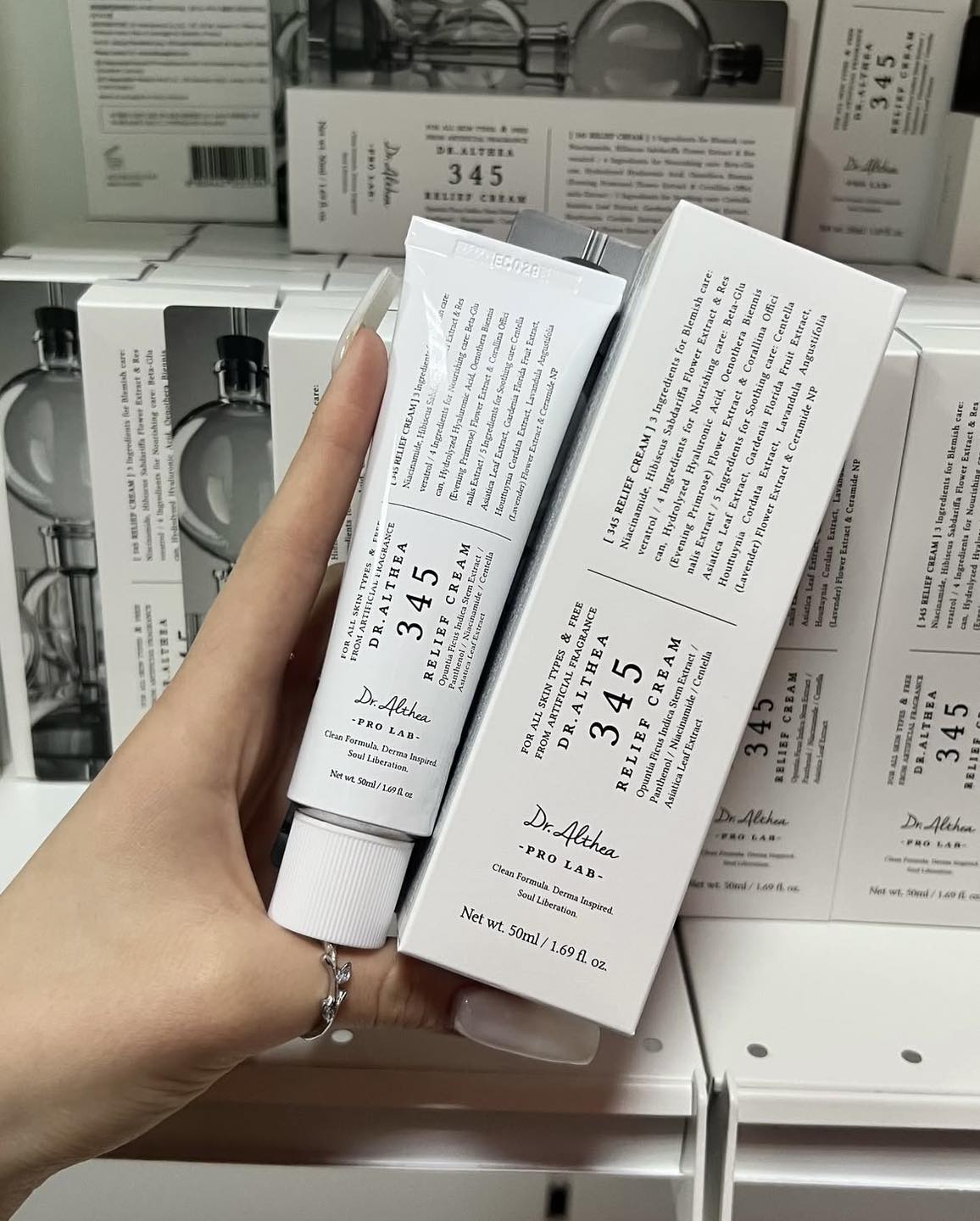 Savon Cindella Ultra Blanchissant - Vitamine C & Kojic, 200g, Pour Peaux Tachées