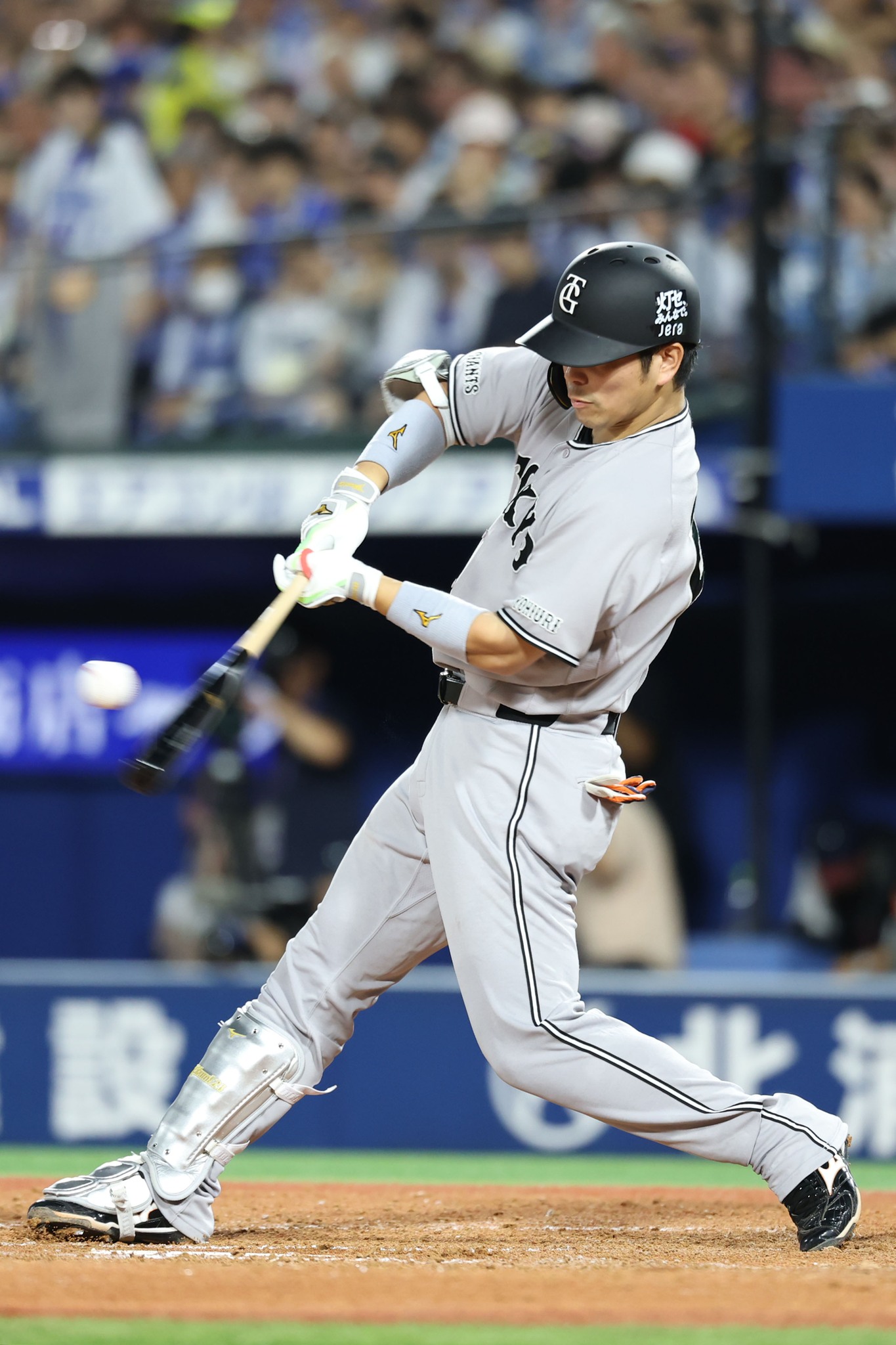読売ジャイアンツ - 本日11月4日は脇谷亮太選手の35歳の誕生日です