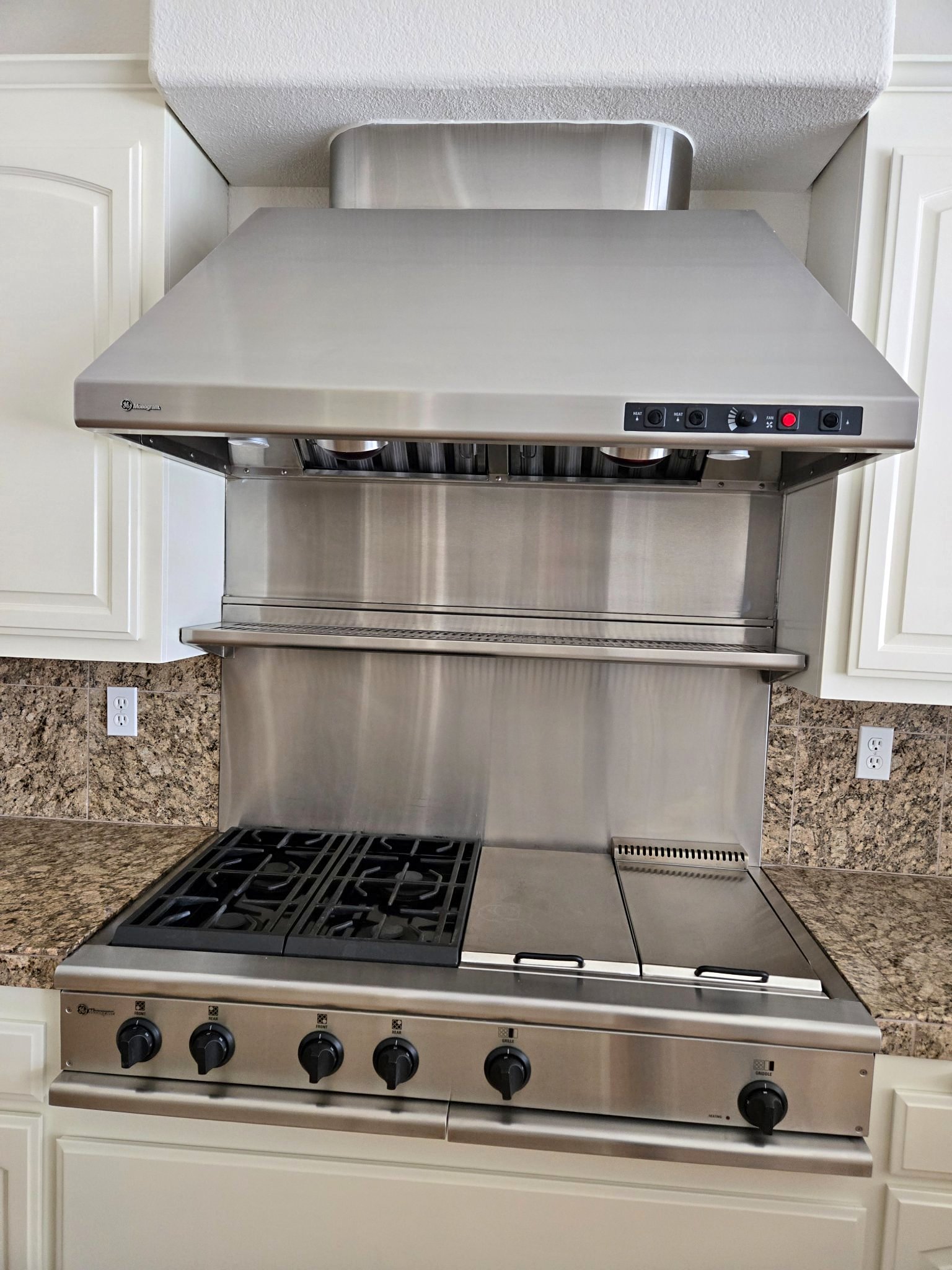 GE Monogram Professional Grade Gas Range & Vent hood - Ranges & Ovens
