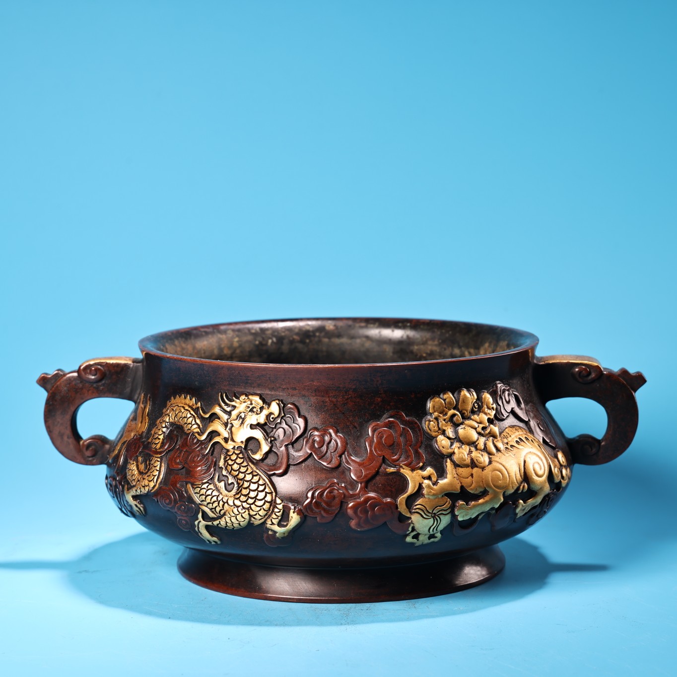 珍品舊藏收純銅紫銅高浮雕鏨刻鎏金四神獸香爐工藝精湛器型款式精美尺寸
