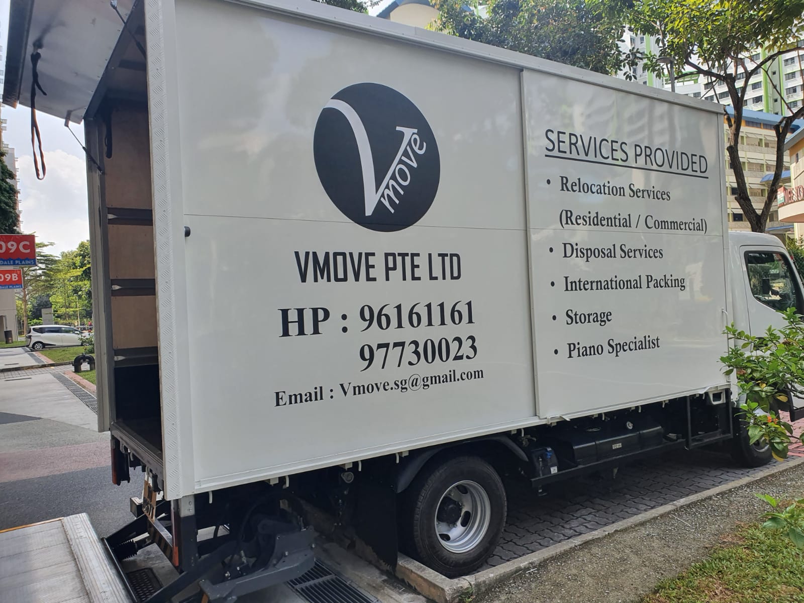 VMove.S Pte Ltd - 📦 One message is all it takes to start a... | Facebook