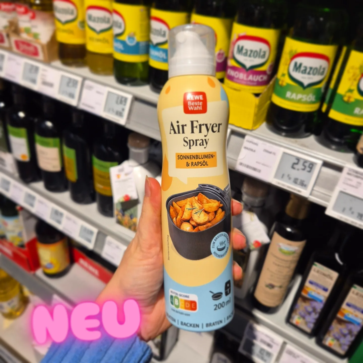 Neu bei uns im Markt! 🌟 Entdeckt: Das Air Fryer Spray von REWE Beste Wahl! 🙌🔥 Ideal für alle, die ihre Airfryer-Gerichte noch knuspriger wollen – mit Sonnenblumen- & Rapsöl für perfekte Ergebnisse 🤤🍟
