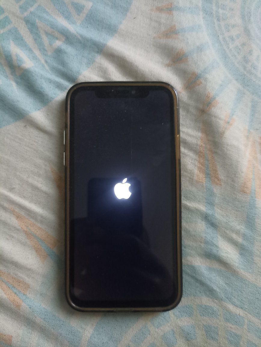 iPhone X for sale. 64gb few cracks affecting none Stuck on apple