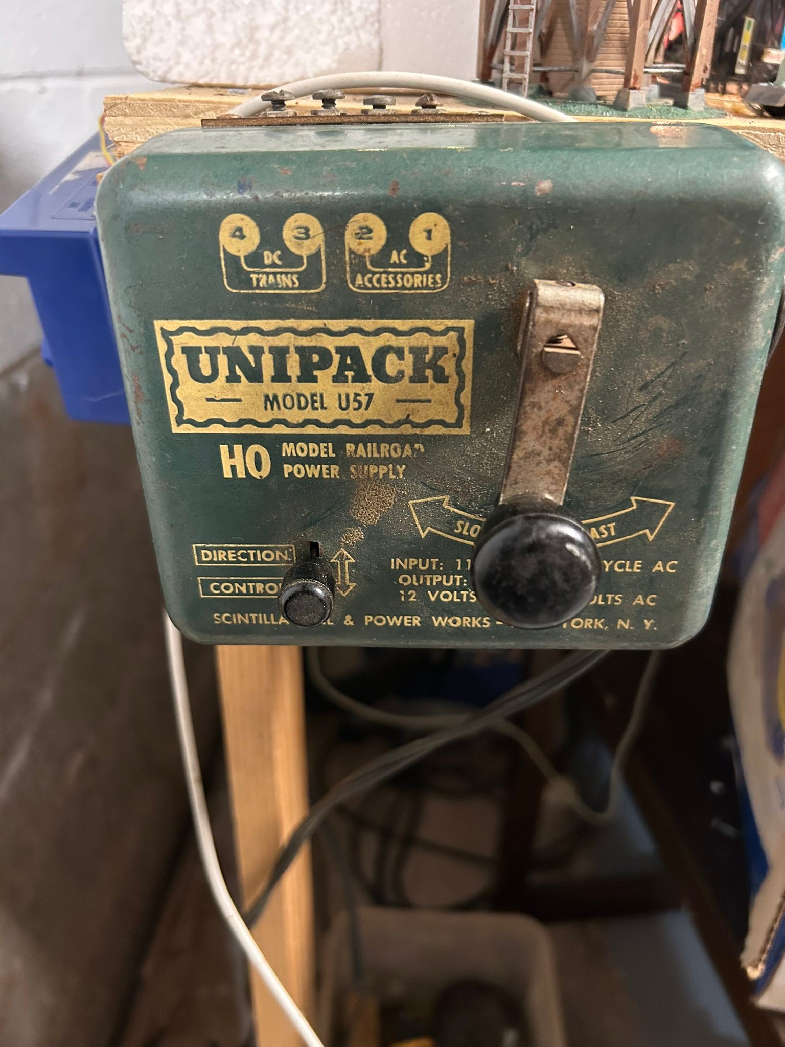 Unipack and Spectrum model train accessories review