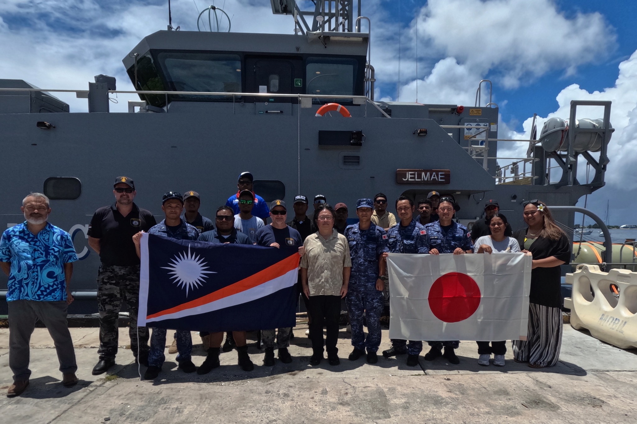 齋藤海上幕僚長は、米海軍第7艦隊司令官ハニフィン中将の表敬を受け
