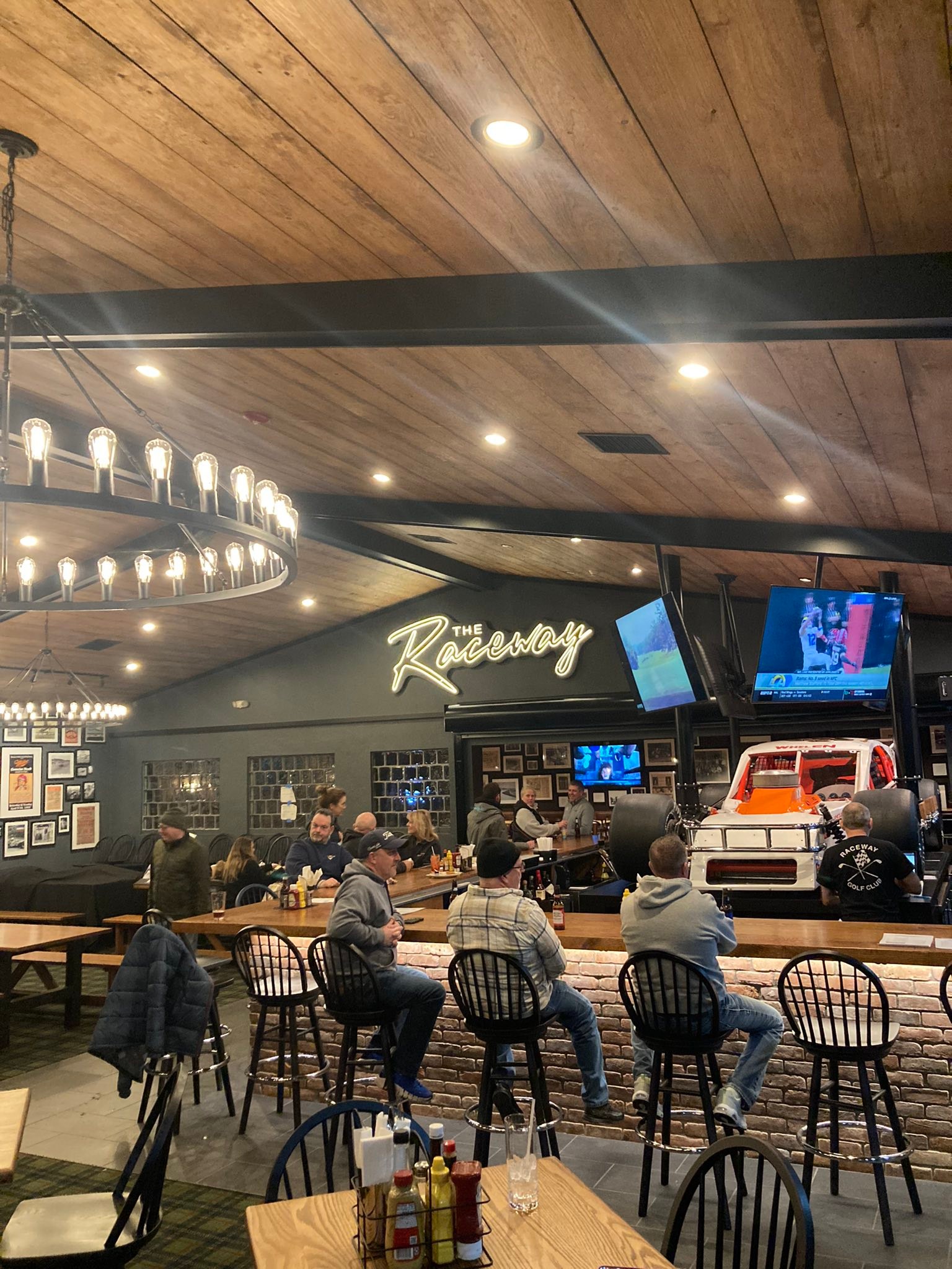 Raceway Golf Club &... - Raceway Golf Club & Restaurant