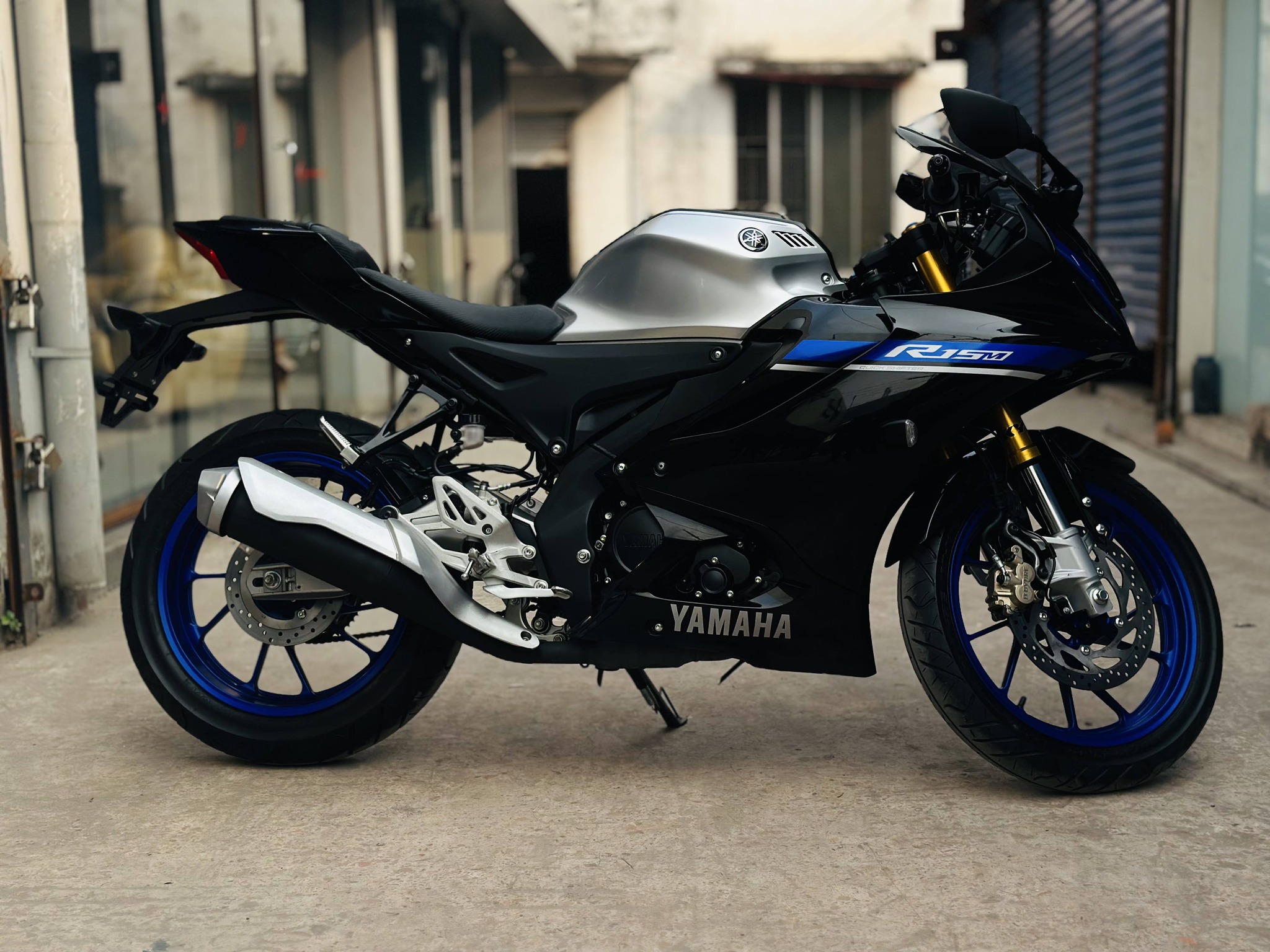 Yamaha R15 M Indonesian Carbon Model 2025 Only 2400 kilo Ontest