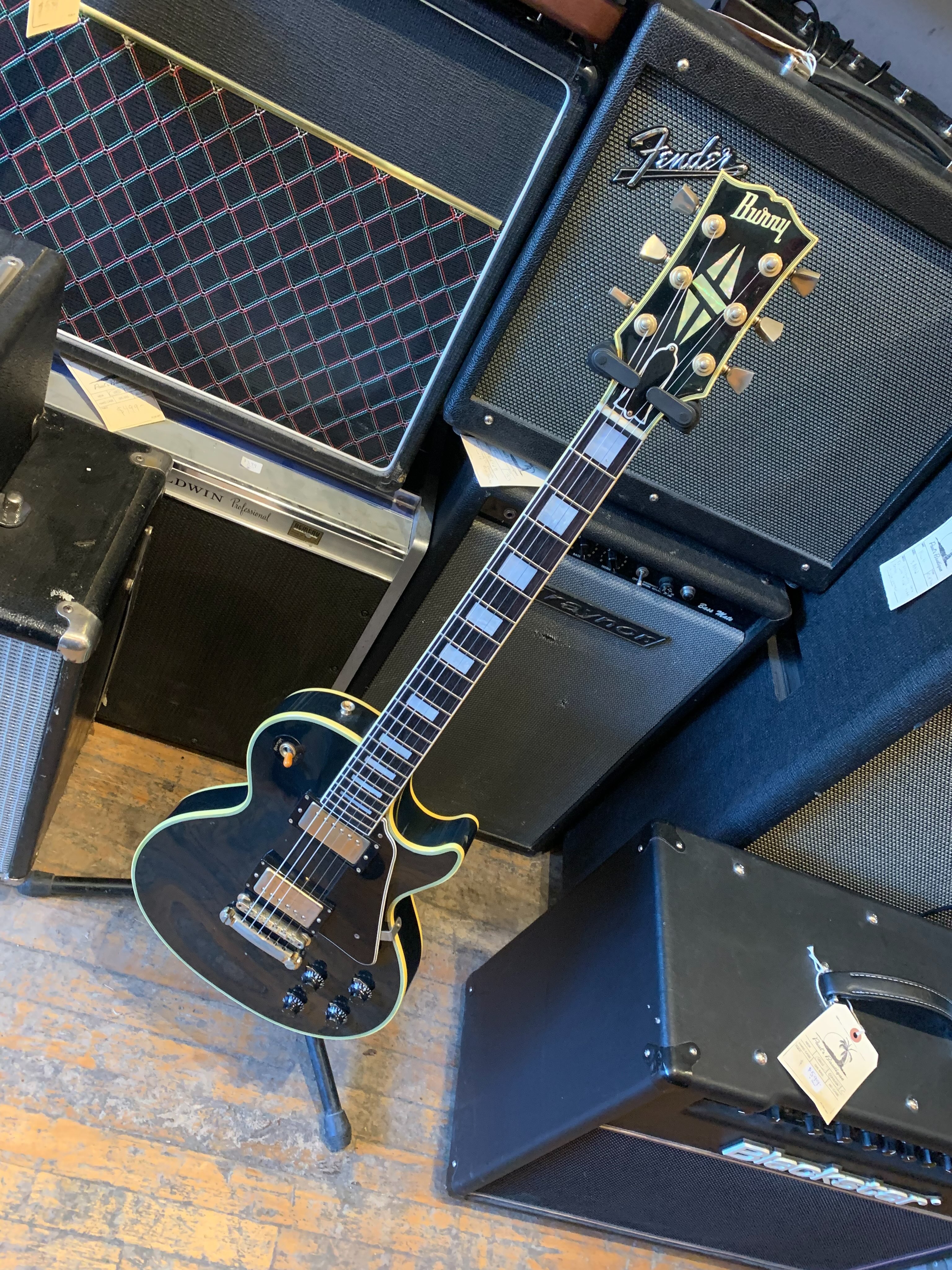 Heerby Heerby I do declare- this guitar is siiiiiiq! 70's Heerby
