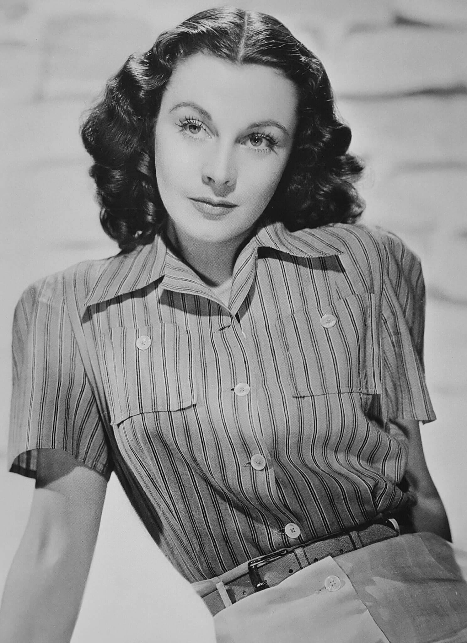 The lovely Vivien Leigh in a rare, candid photo from 1939