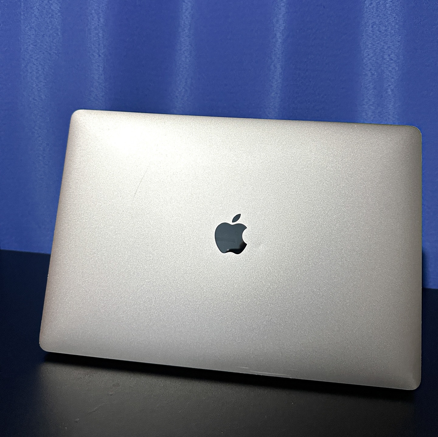 MacBook Pro 2019 15” Four Thunderbolt 3 Ports Touch Bar 