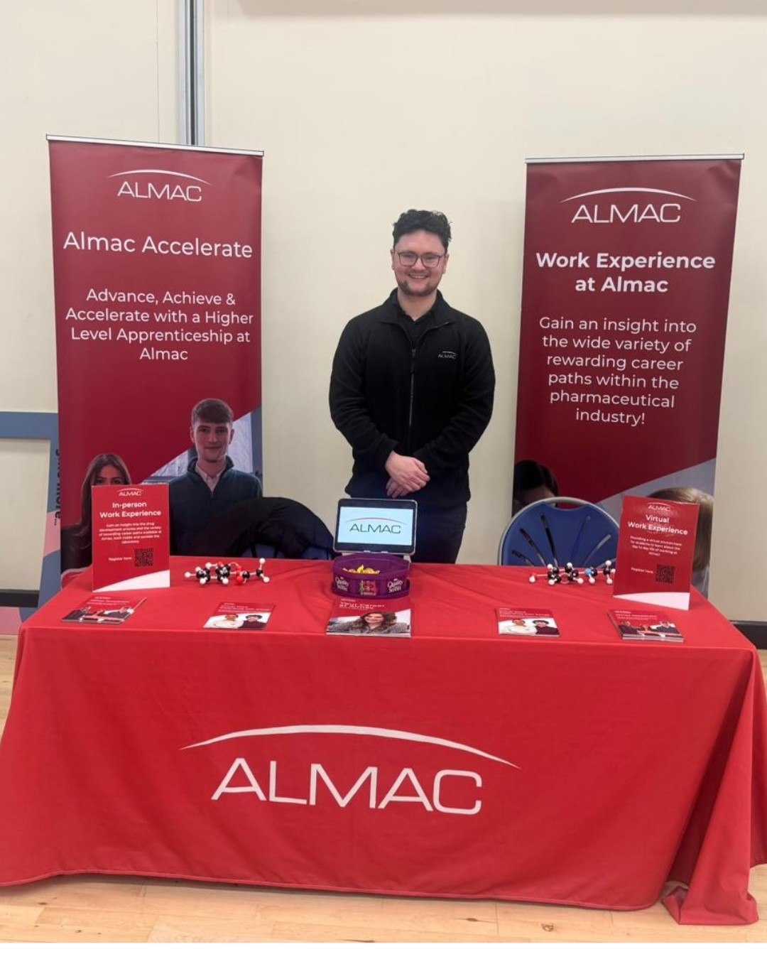 Almac 4 Students