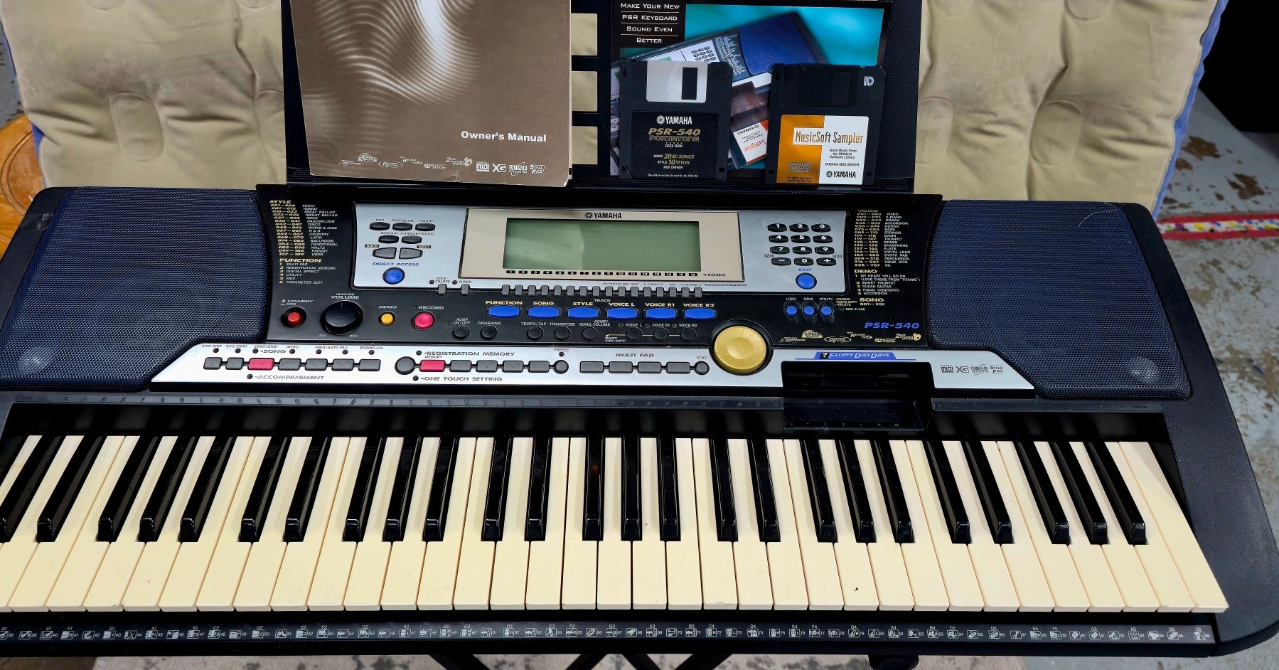 Professional Series Yamaha Vintage PSR-540 Keyboard with Orginal