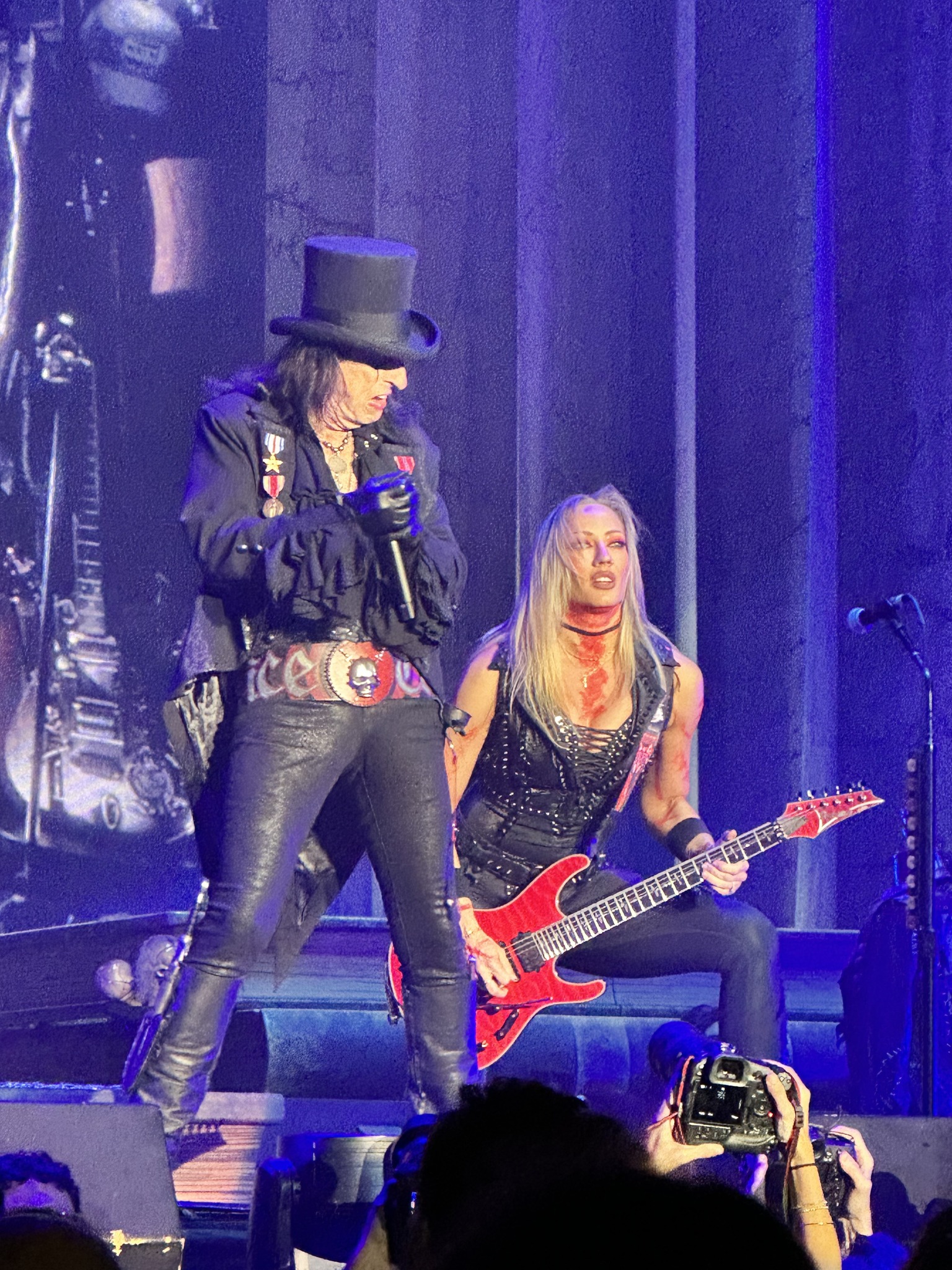 Final show of the 2013 #AliceCooper #RaiseTheDead #tour! Ending
