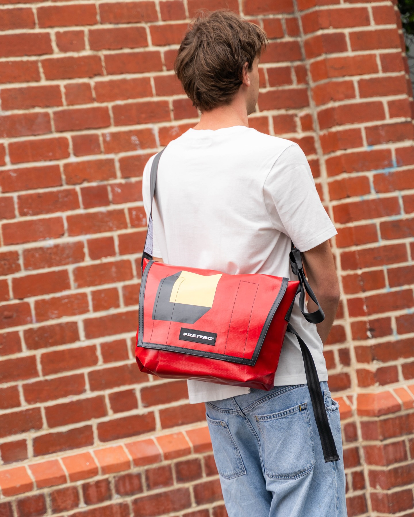 FREITAG DEXTER レッド Freitag - F14 DEXTER 🟨 Every bag unique ♻️ | Facebook