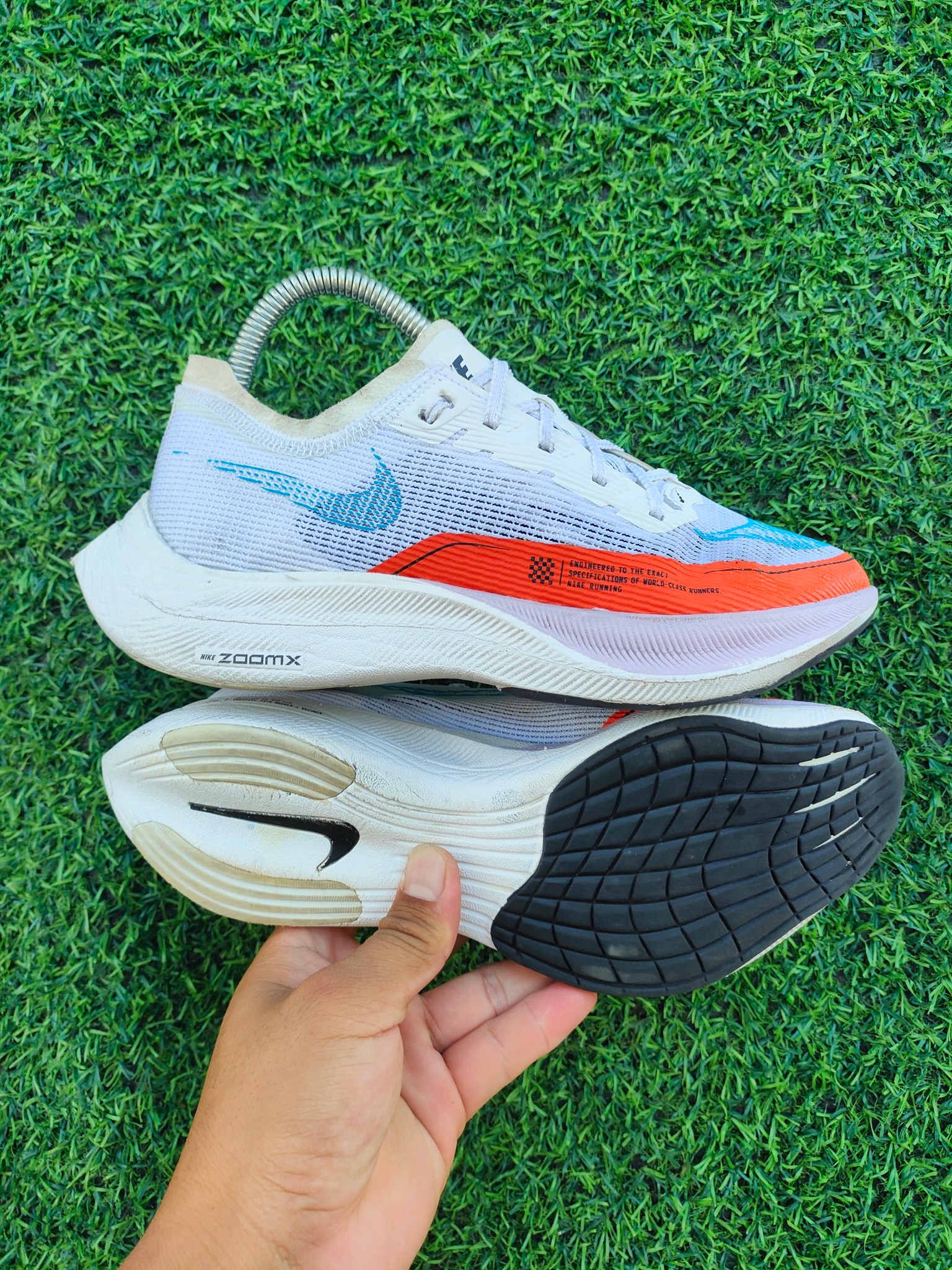 Kick - Nike ZoomX Vaporfly Next% 2 White Laser Blue Rush Orange 