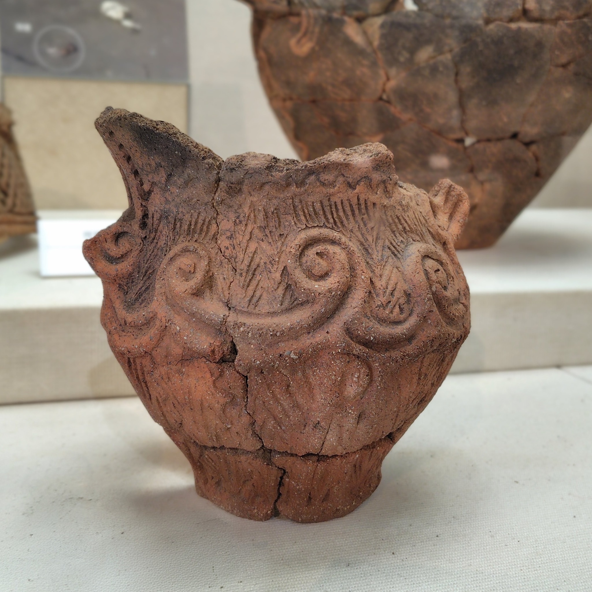 古代遺物　２６０６２７－１ 北杜市考古資料館 - 【今月の紹介遺跡：竹宇1遺跡】 先日紹介した埋甕