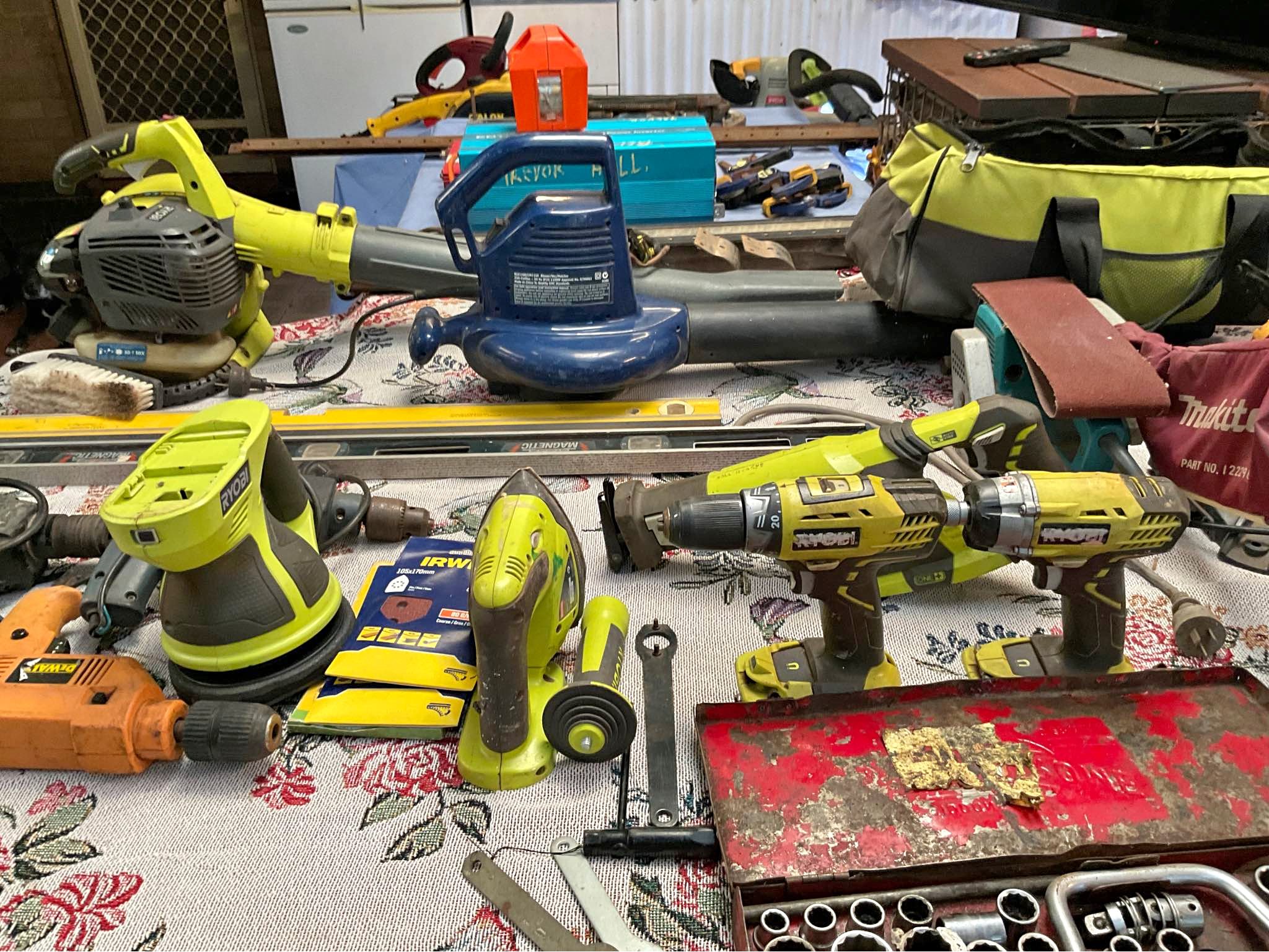 Garage Sale Tools Armadale Sunday May 3rd 8.00am to 1.00pm - Mixed ...
