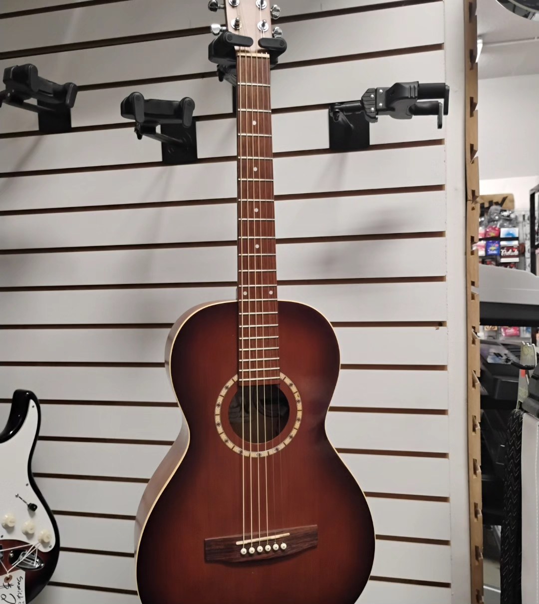 Art & Lutherie - Ami Cedar $299.99 USED