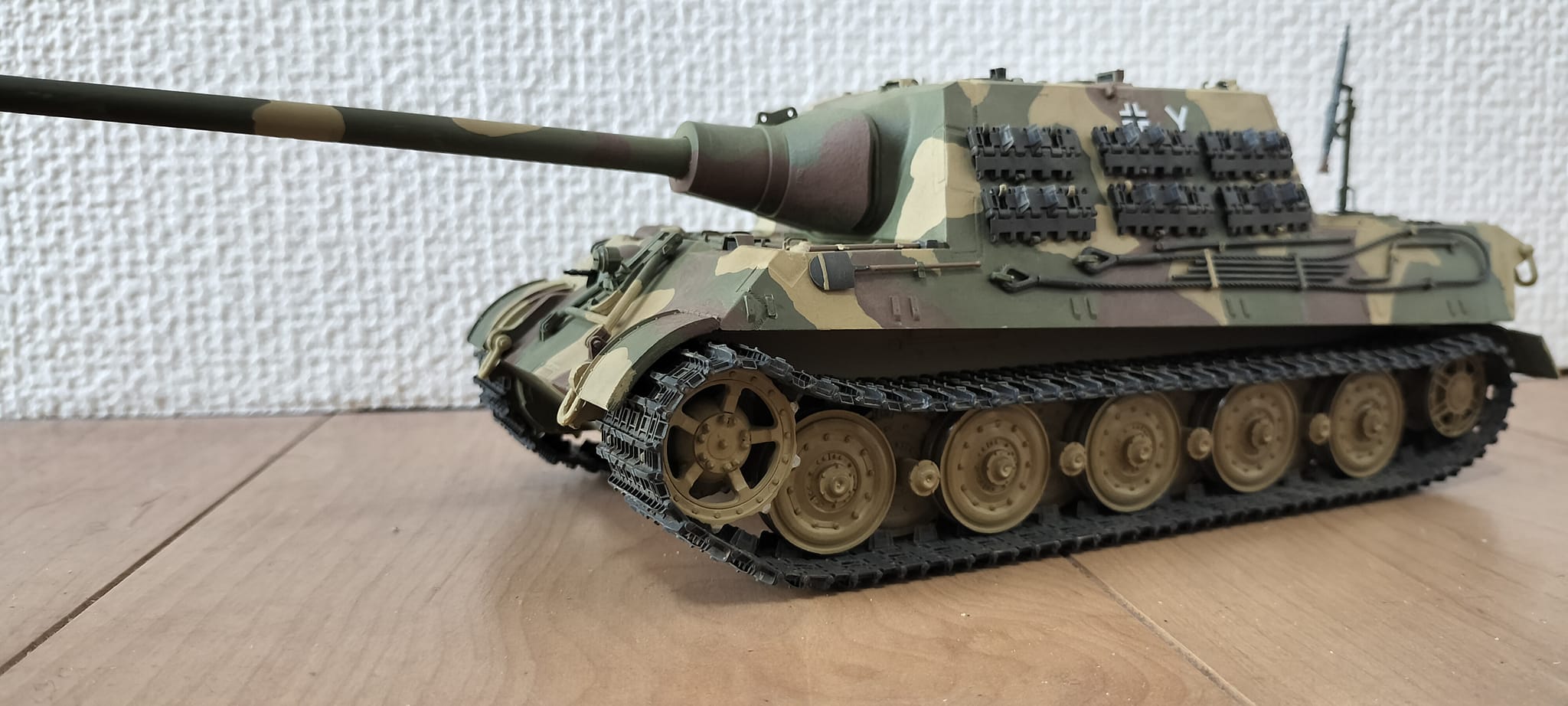 タコム1/35 ヤークトティーガー後期型👍
