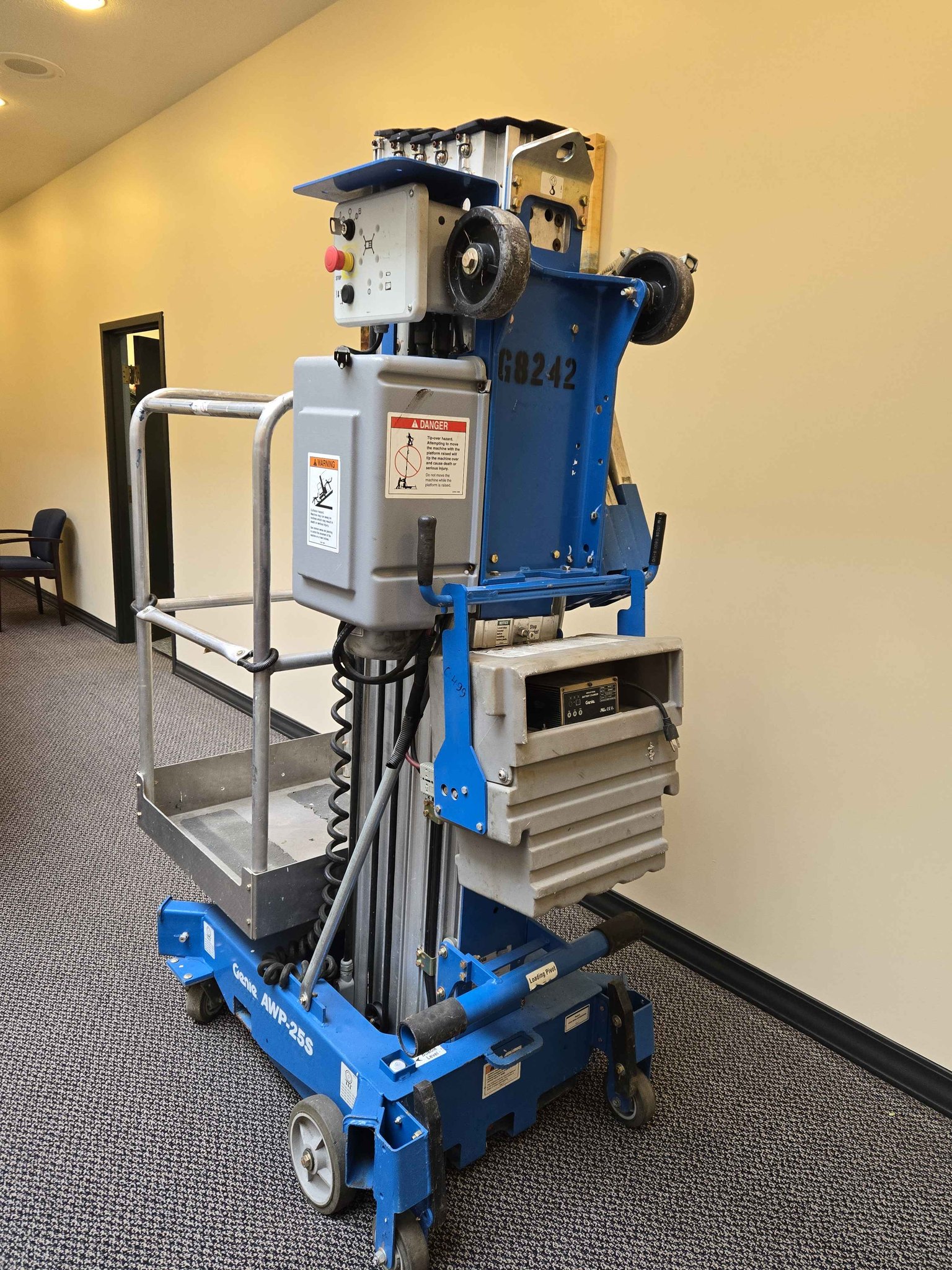 Genie AWP-25S Lift Aerial work Platform - Ladders & Scaffolding ...