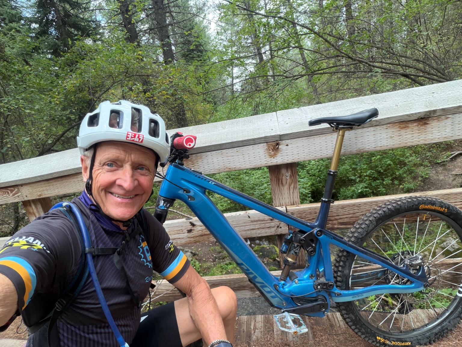 The amazing Kevin Schwantz -- Official powering his Pivot Cycles
