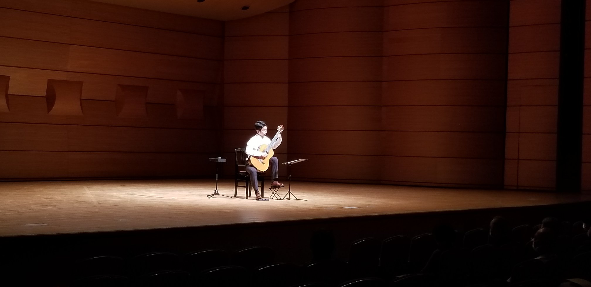 岡本拓也ギターの午後』終演しました。 ギター1本とは思えないほどの