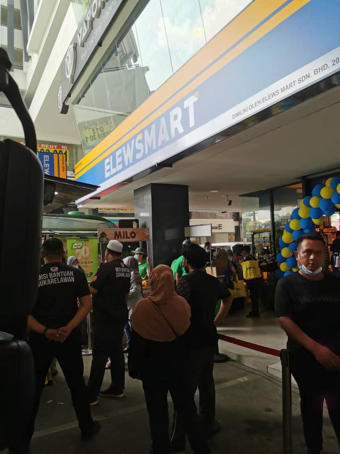 Elewsmart - [LIVE UPDATE] Suasana sekitar pembukaan... | Facebook