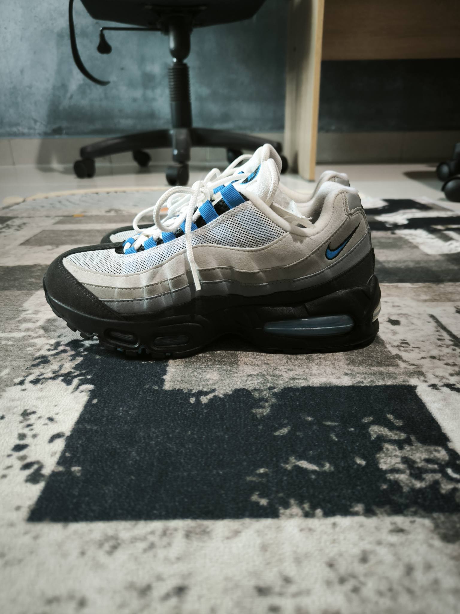 WTS Nike Air Max 95 Blue Spark