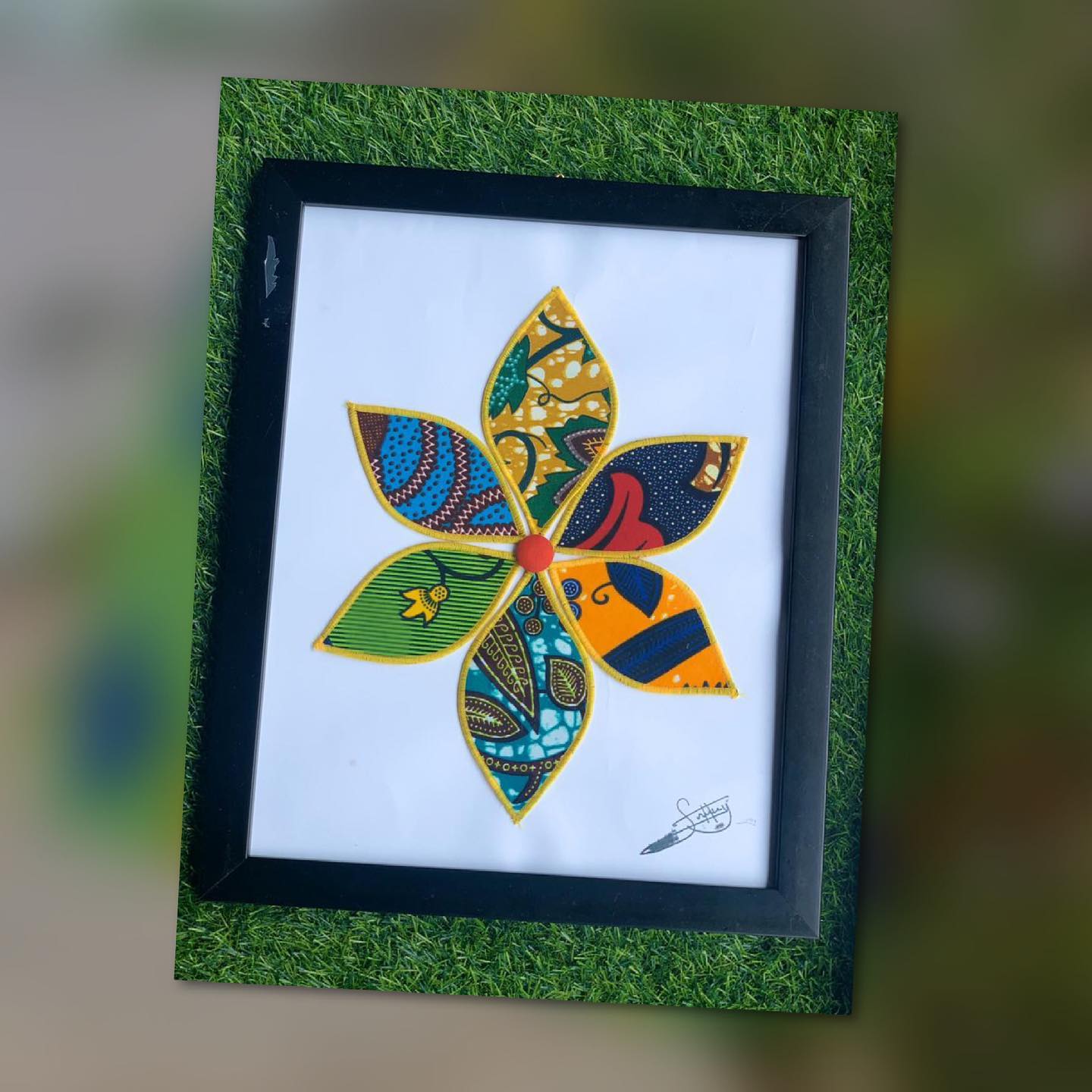 Fara - Introducing the Afriprint flower frames. Add our... | Facebook