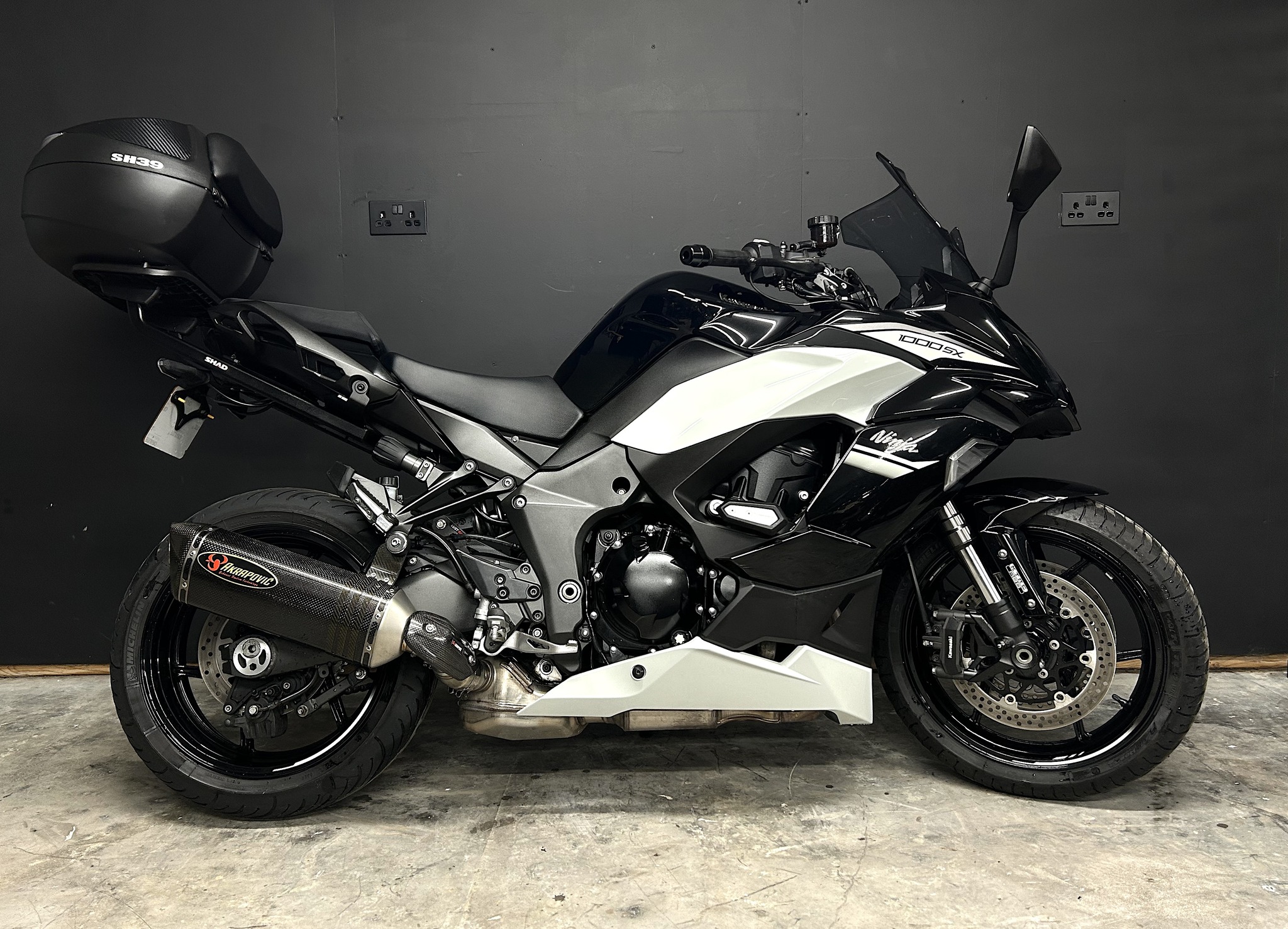 NOW SOLD ** Here for sale is a 2021 71-plate Kawasaki Z1000SX with