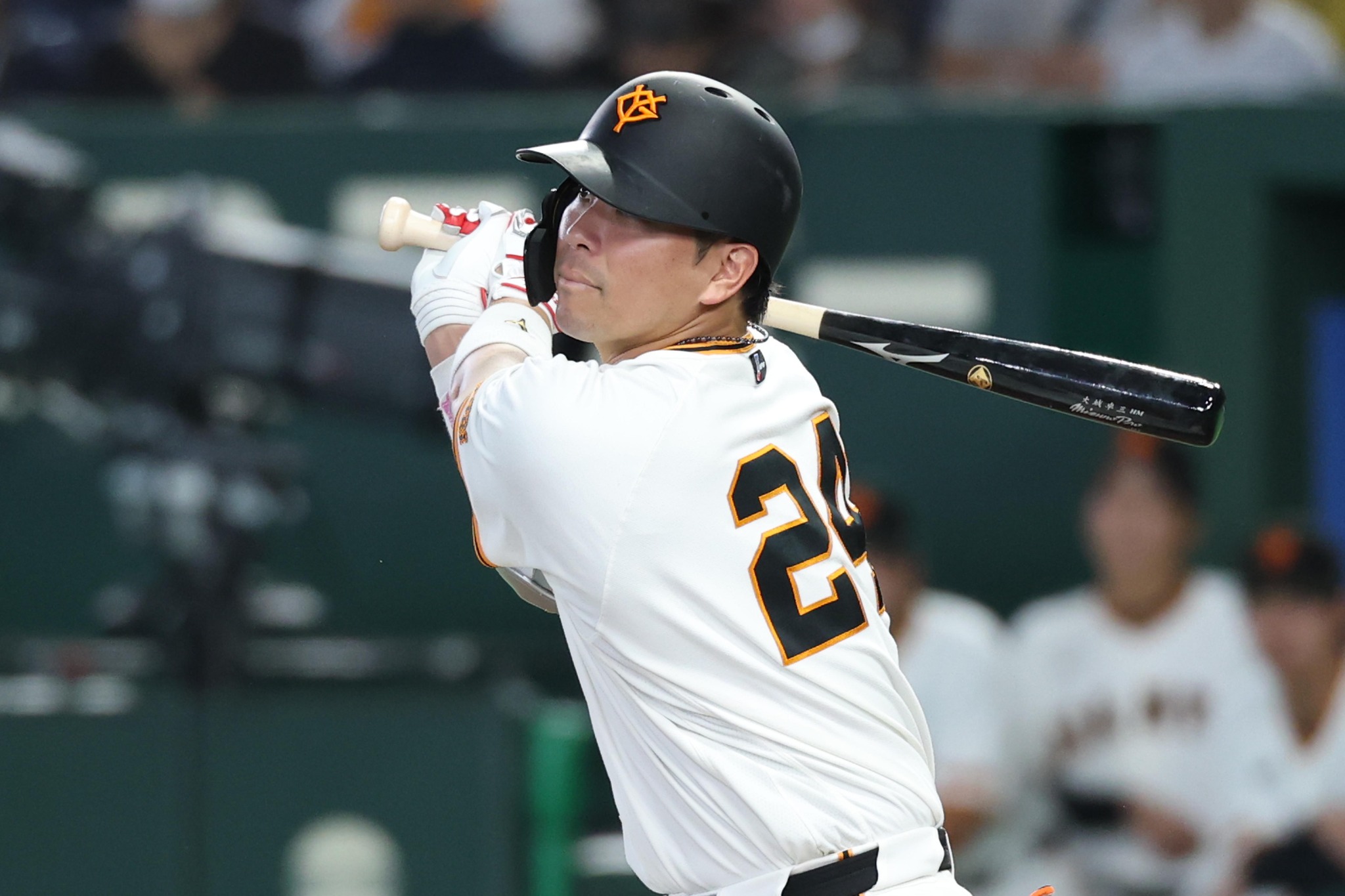 読売ジャイアンツ - 本日11月4日は脇谷亮太選手の35歳の誕生日です