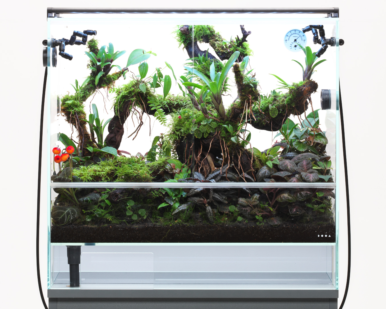 ADA - . . 2色のラインナップで新登場。 DOOA システムスタンド 35