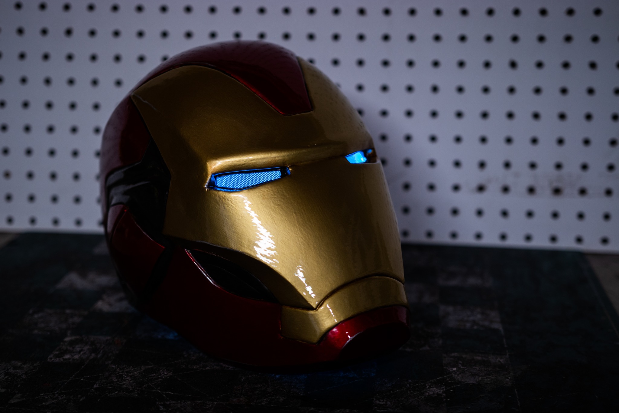 iron man eva helmet XSociety Official MK5 - in Built Jarvis AI this helmet not only serves as an impressive display piece but also enhances your roleplaying experience with its authentic appearance Avengers: Endgame Marvel Legends Series