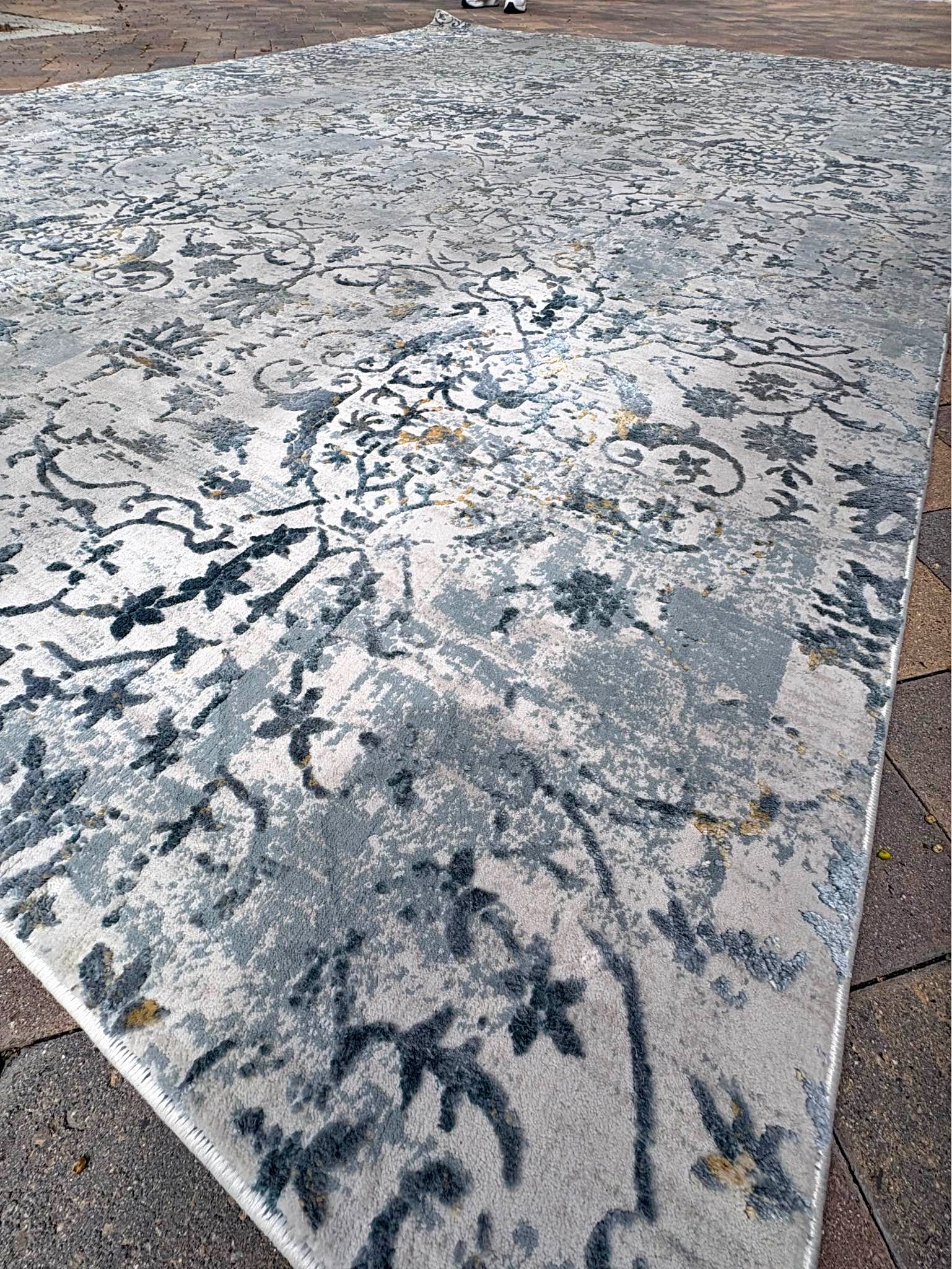 LOCATION CITY OF ORANGE :Costco refurbished 5x7 area living room rugs ...