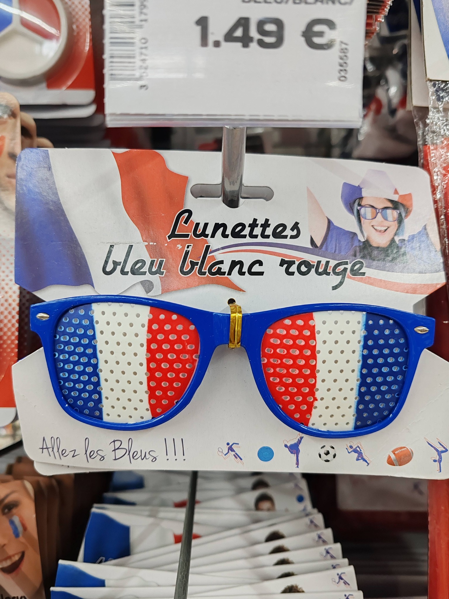 Kit Supporter Coupe Du Monde 2026 – Bob, Lunettes, Drapeaux, Trompette, Bracelets, Tatouages