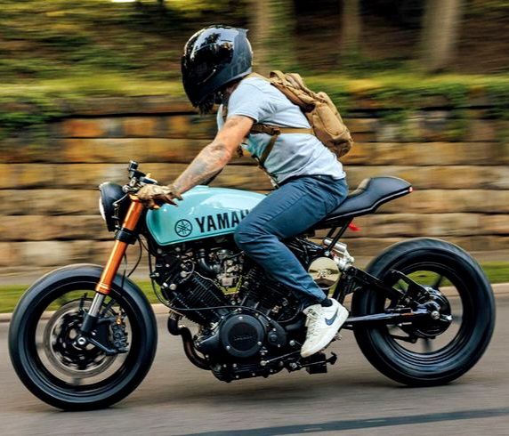 バンビ Cafe - 1982 Yamaha XV750 Cafe Racer 💙⚡💙 built by- Sam Tomer