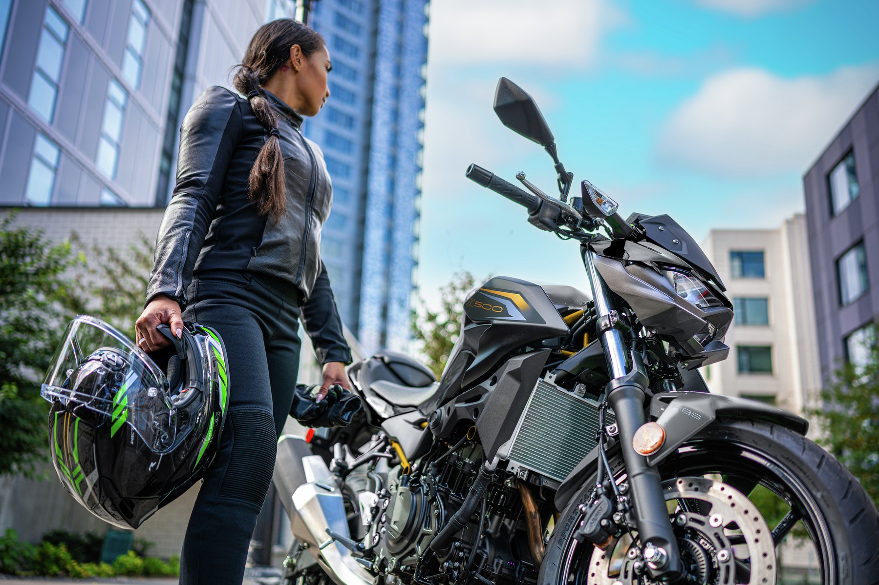 R様 製作終了いたしました。 Kawasaki - Kawasaki added a new photo.