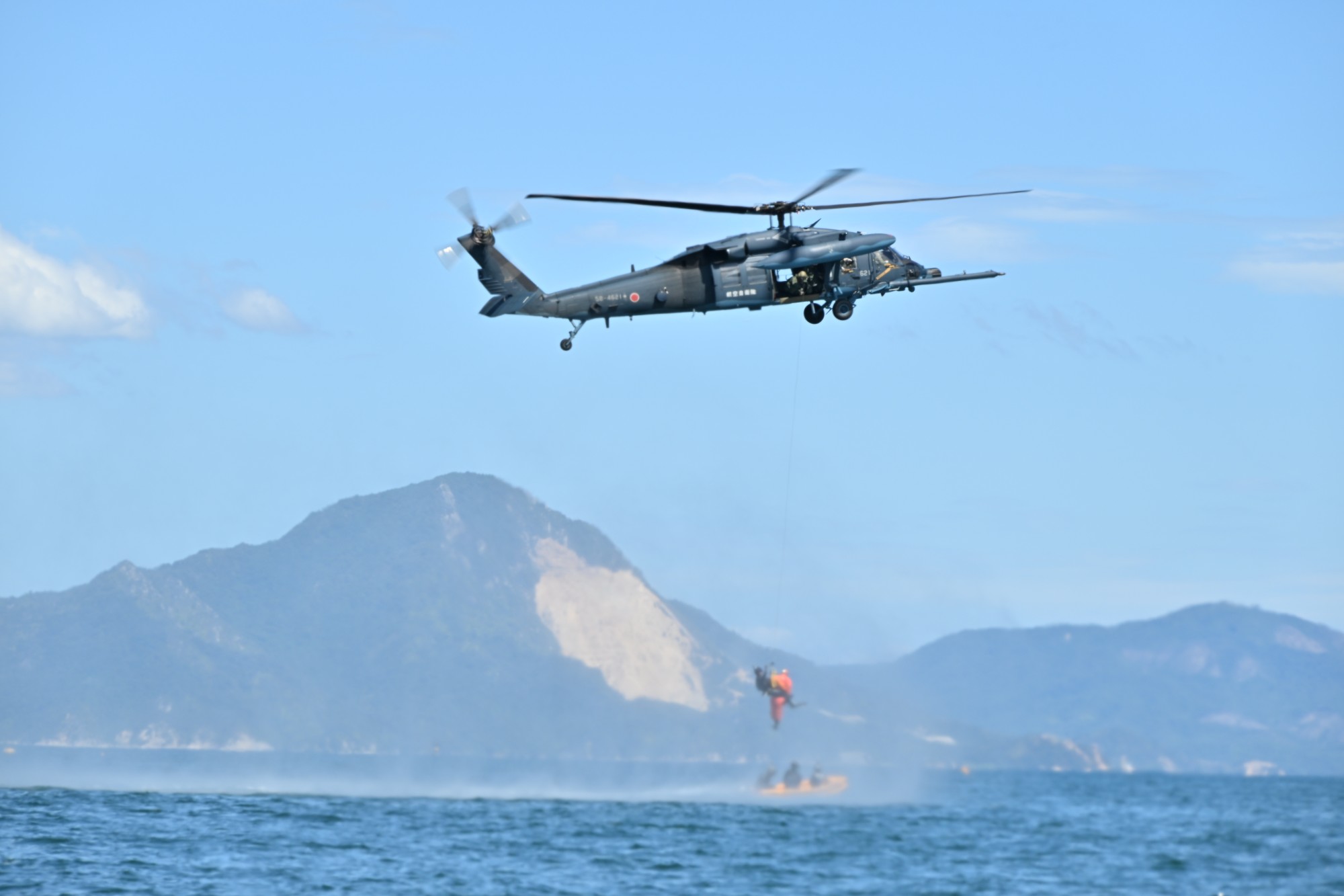 防衛省 海上自衛隊 (Japan - 26.7.28 「おおなみ」主砲射撃（6護隊