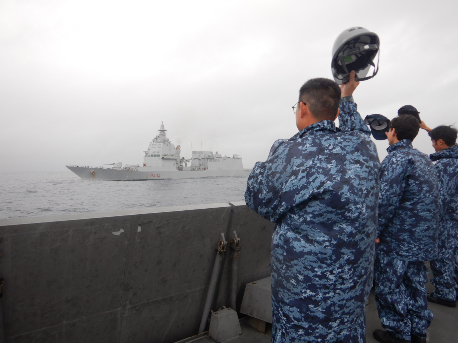 防衛省 海上自衛隊 (Japan - 26.7.28 「おおなみ」主砲射撃（6護隊