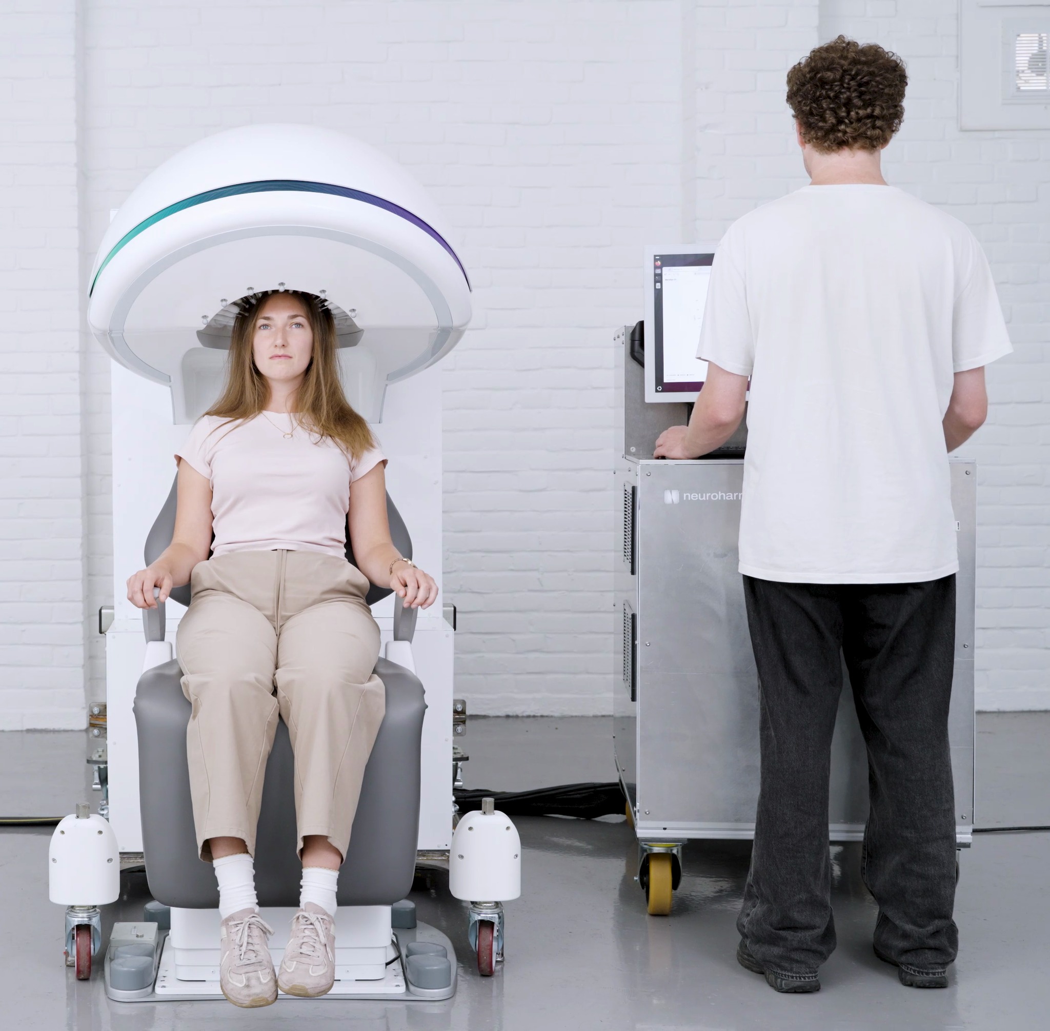 A new treatment that could help people with essential tremor without needing surgery will be tested in patients for the first time at UCLH. Unlike existing procedures, the treatment is delivered in