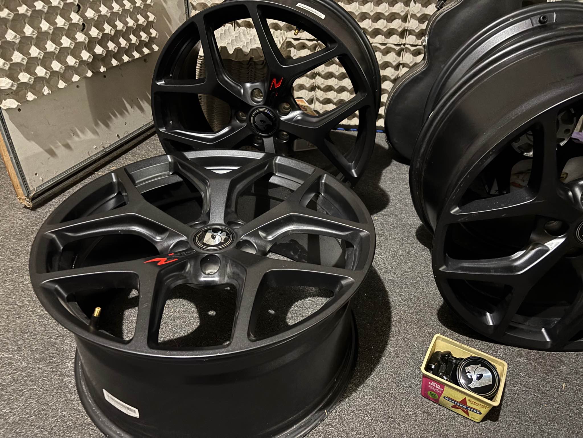 20 inch rims VE GTS/r staggered - Car Wheels, Tires & Parts - Perth ...