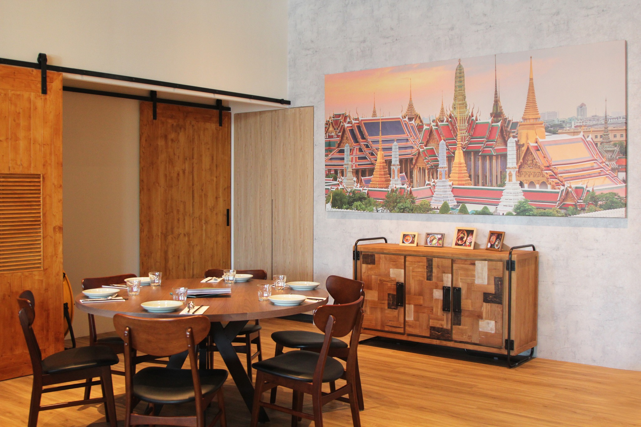 Dee Thai Kitchen 泰廚房