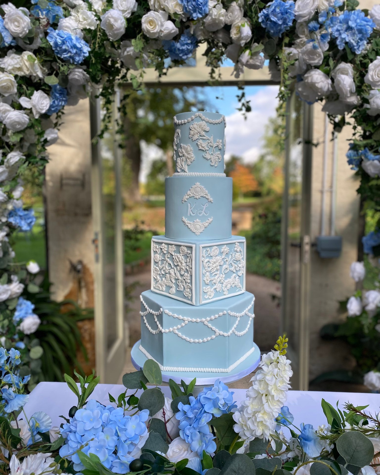 cakes-of-curiosity-chinnor