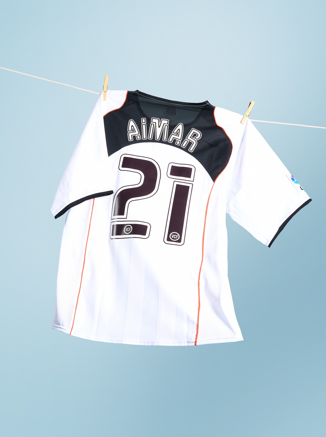 Valencia 2004 Home by Nike | Aimar 🇪🇸 Hitting the site on Friday