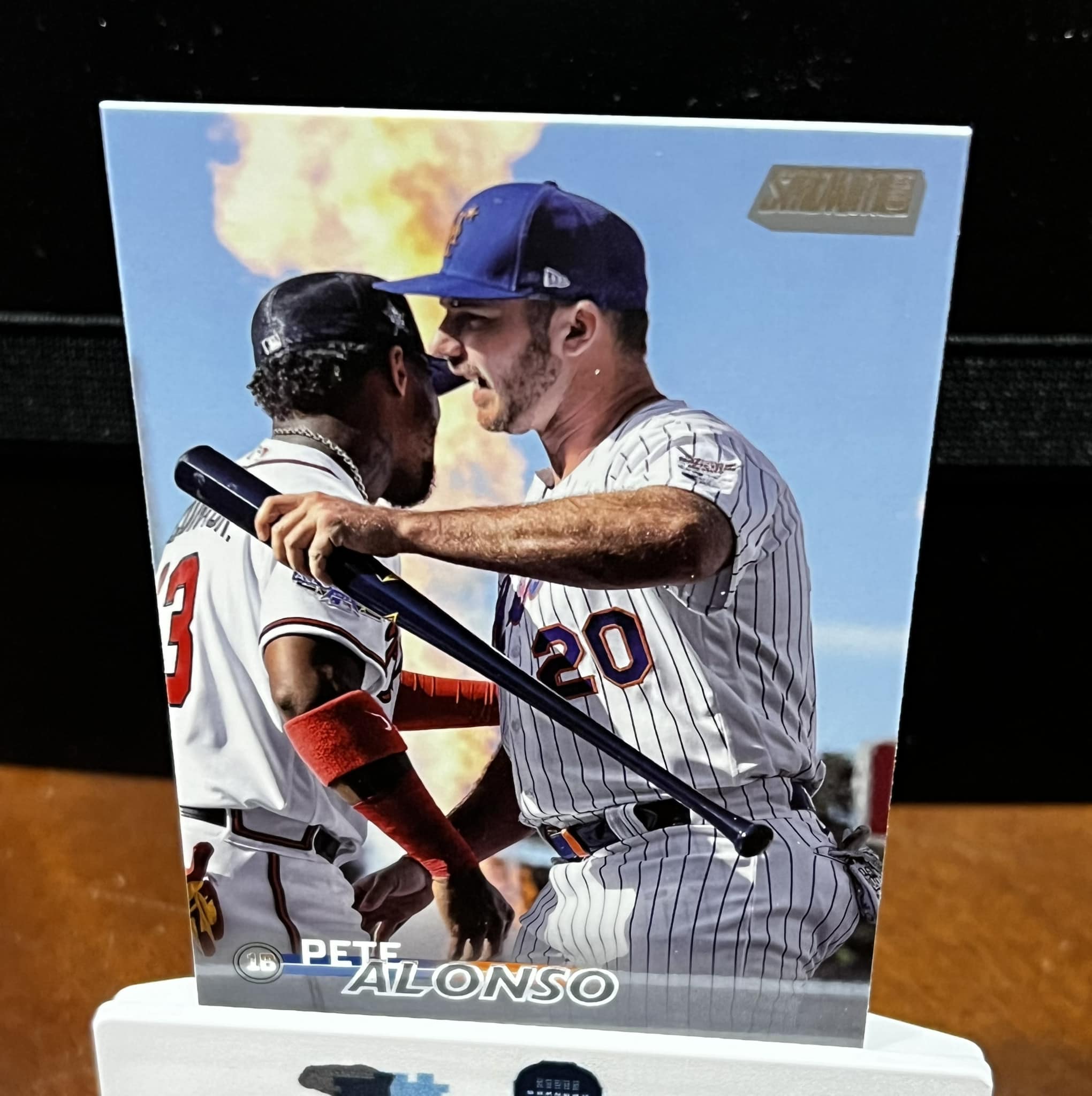 HUGE logo patch inside this Pete Alonso 1/1 🔥
