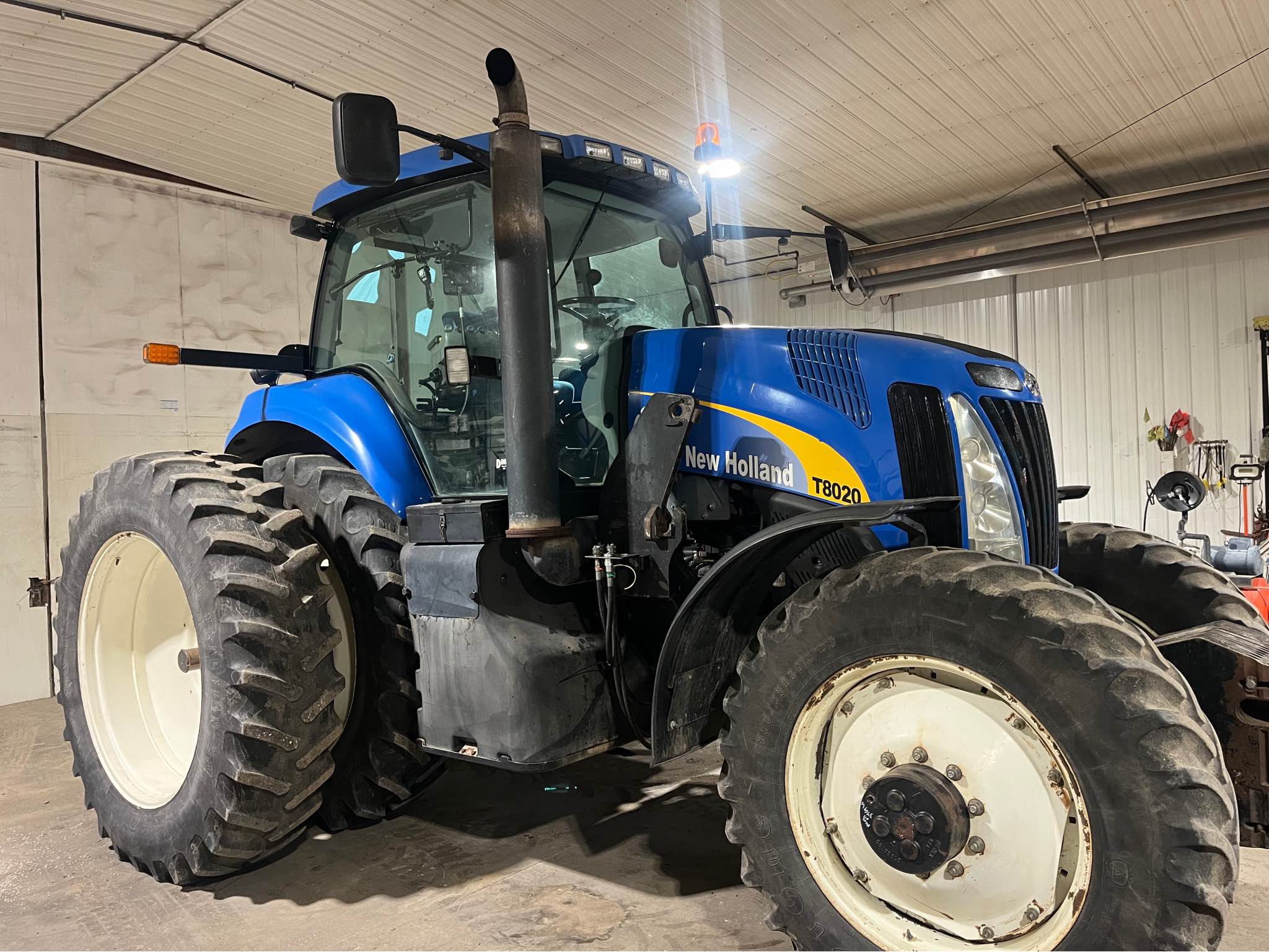 New Holland T8020 Mfwd tractor and LB92 loader - Toy Construction ...