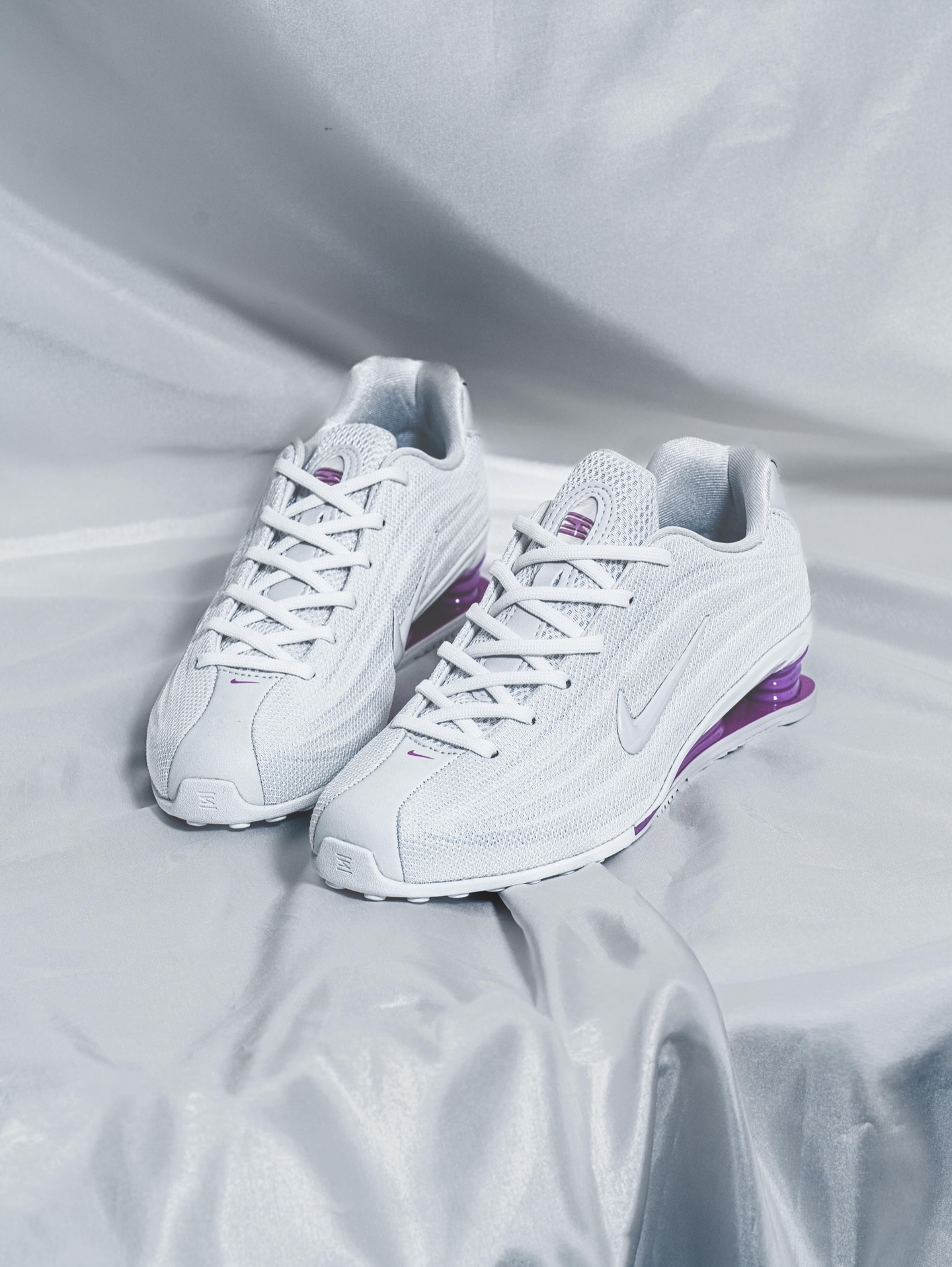 ナイキスニーカー ショックス シルバーピンク Nike Shox TL スニーカー